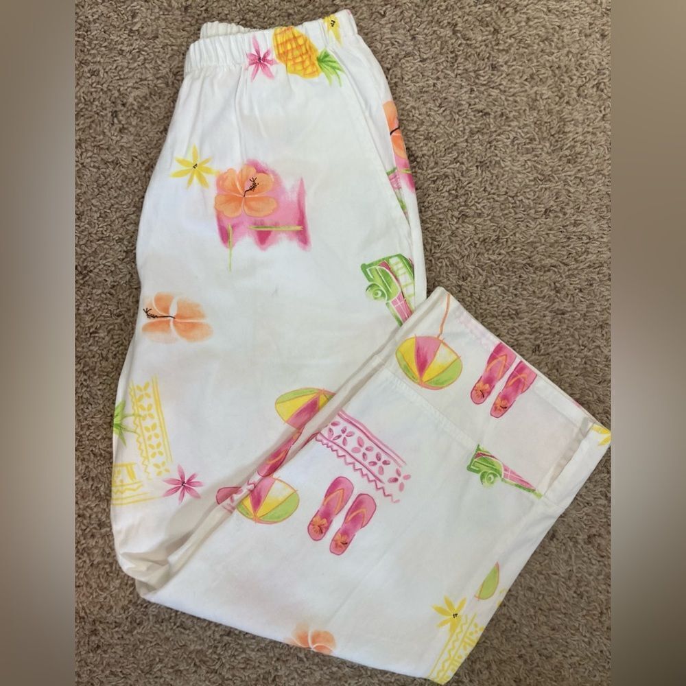 VTG beach and surf w/ cars & pineapples white and bright print pure cotton